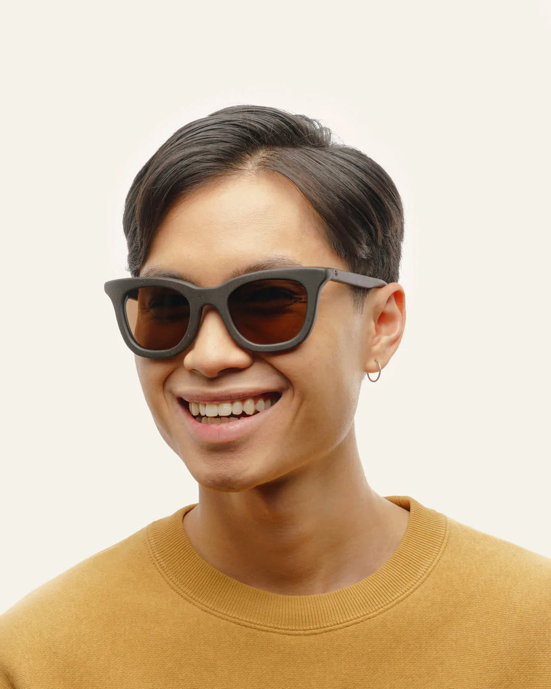 Minoo Coffee-Made Sunglasses in Black